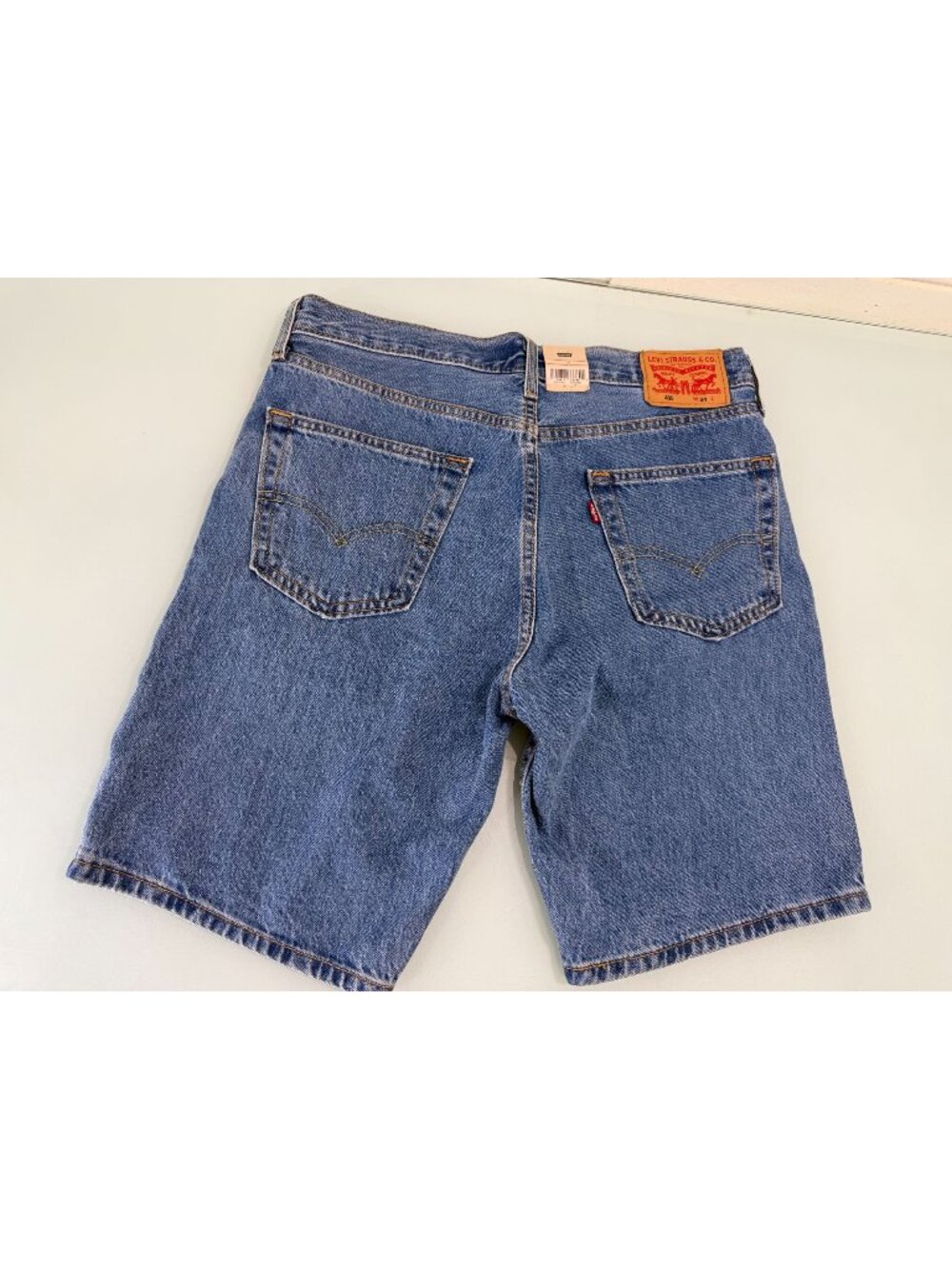 New Levis 405 Denim Jean Shorts Mens 34 Jorts Standard Fit Medium Wash NWT